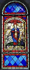 vitrail de Marie portant en son seins son fils,