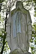 Statue de la Vierge au sommet de la motte.