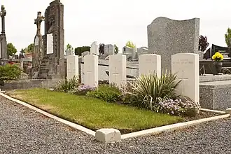 Partie militaire du cimetière communal.