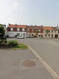 Le puits Vieille Machine no&nbsp;1 dans son environnement.