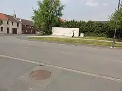 Le puits Vieille Machine no&nbsp;1 dans son environnement.