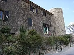 Vieux château dit de Laval.