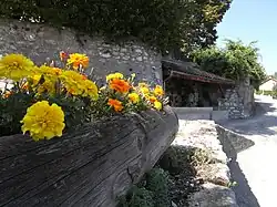Vieux lavoir des Côtes.