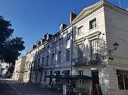 Place François-Sicard, façades ouest