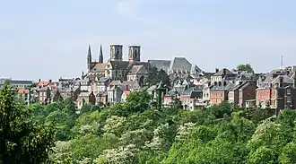 Vue de l'église dans la ville.