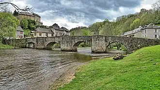 Vieux Pont sur la Vézère.