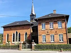 Chapelle réformée et presbytère (1895), 1 rue du Haut-Koenigsbourg.