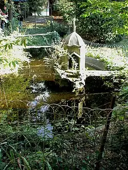 La pièce d’eau.