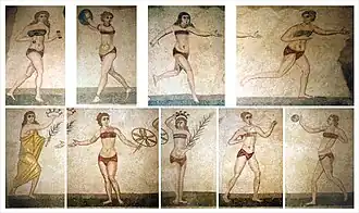 Mosaïques représentant plusieurs femmes pratiquant plusieurs sports, vêtues de ce qui ressemble à un bikini.