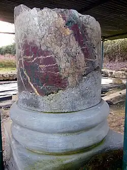 Vestige du péristyle de la villa du Gleyzia d'Augreilh.