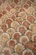 Détail du pavement mosaïqué.