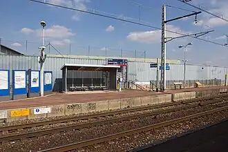 L'abri voyageurs du quai de la voie 1 en direction de Melun.