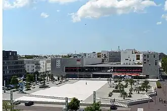 Le centre commercial Ruban bleu sur le complexe Ville-port.