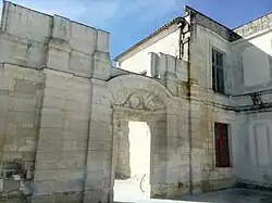 Porte du pavillon du dôme (XVIIe&nbsp;siècle).
