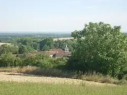 Le village et son église.