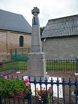 Monument aux morts pour la patrie.