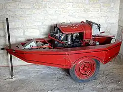 Pompe à moteur, Villers-sous-Saint-Leu (France).