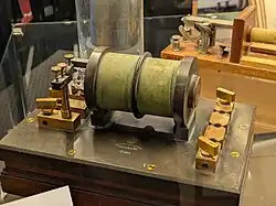 Photo d'une bobine de Ruhmkorff.