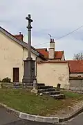 Croix au bourg.