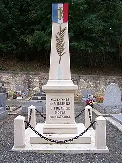 Le monument aux morts.