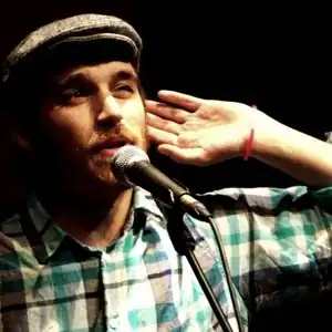 Description de l'image Vincha au micro.jpg.