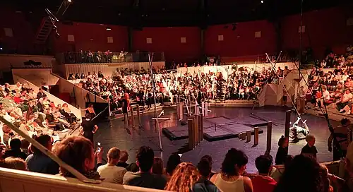 Vue de la salle lors d'une représentation de la 37e promotion.