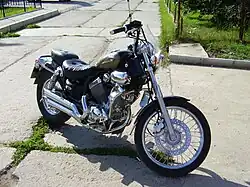 XV 535 S à guidon courbé.