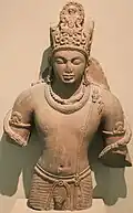 Le Vishnou de Mathura. Statue en grès rouge datée du Ve siècle.