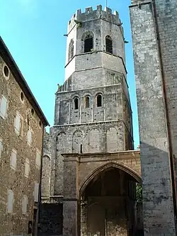 Tour de la cathédrale, ancienne porte