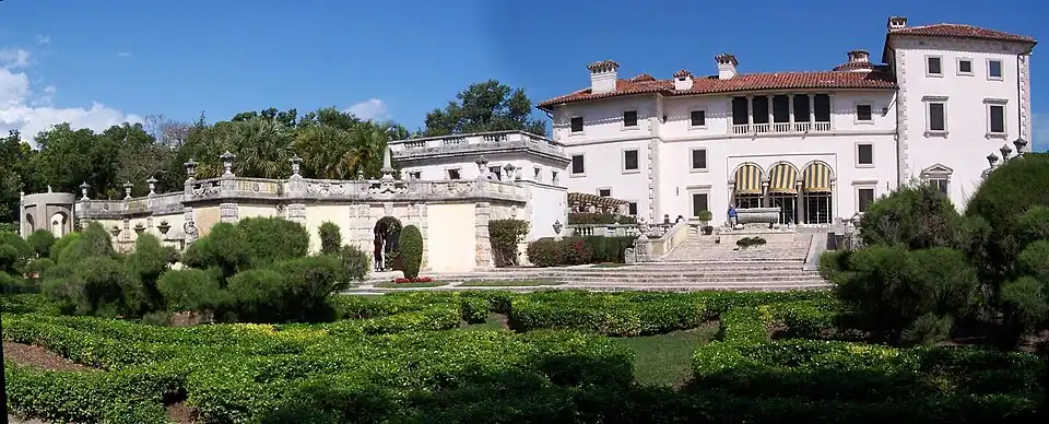 Vizcaya à partir des jardins situés au sud