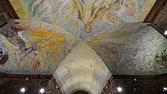 Vue générale de la voûte de l'église peinte par Bernard Le Quellec.