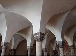 Photographie de voûtes.