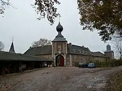 La forteresse et ses trois tours.