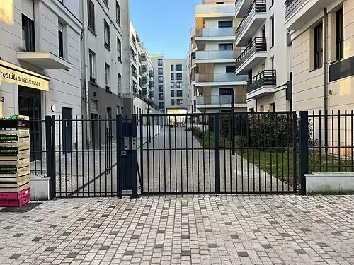 Vue de la rue Hippolyte-Pinson