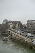 Vue de la circulation générale circulant sur le pont.