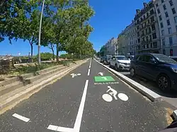 La ligne 1 des Voies Lyonnaises peu après le Pont Gallieni