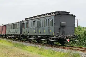 Les voitures C7 tf 15062 et B2C4 5231 en ligne vers Breuillet.