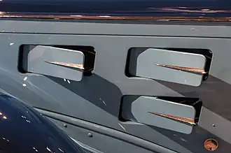 Détail des volets d'aération moteur.