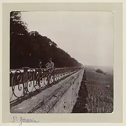 La terrasse en avril 1897.