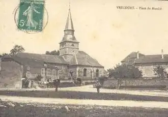L'église, la place du Marché et le site du château.