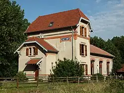 Petite gare de Vrizy :trois travées.