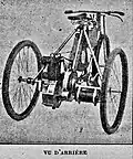 Vu d’arrière Comiot Tricycle.