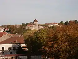 Vue de la tour depuis le viaduc.