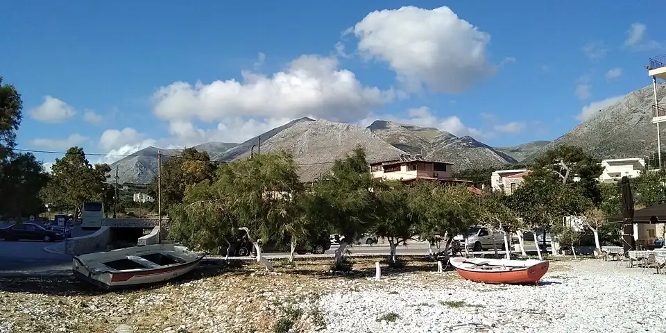 Vue du village depuis la plage.