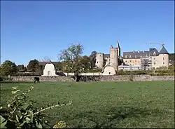 Vue générale sur le château.