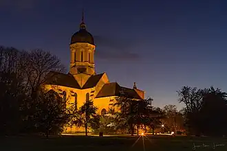 Vue nocturne de l'abbaye