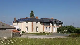 La ferme de la Pilotière vue de trois-quart gauche