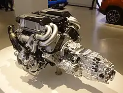 Photographie d'un moteur W16 de Bugatti.