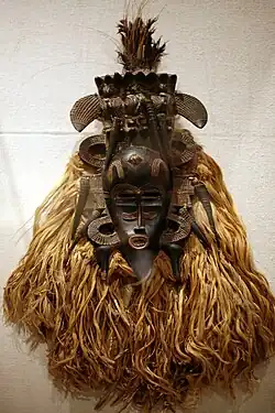 Masque Kpeliye Sénoufo (XIXe – XXe siècle), New York, Metropolitan Museum of Art.