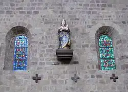 Fenêtres romanes de la nef nord.